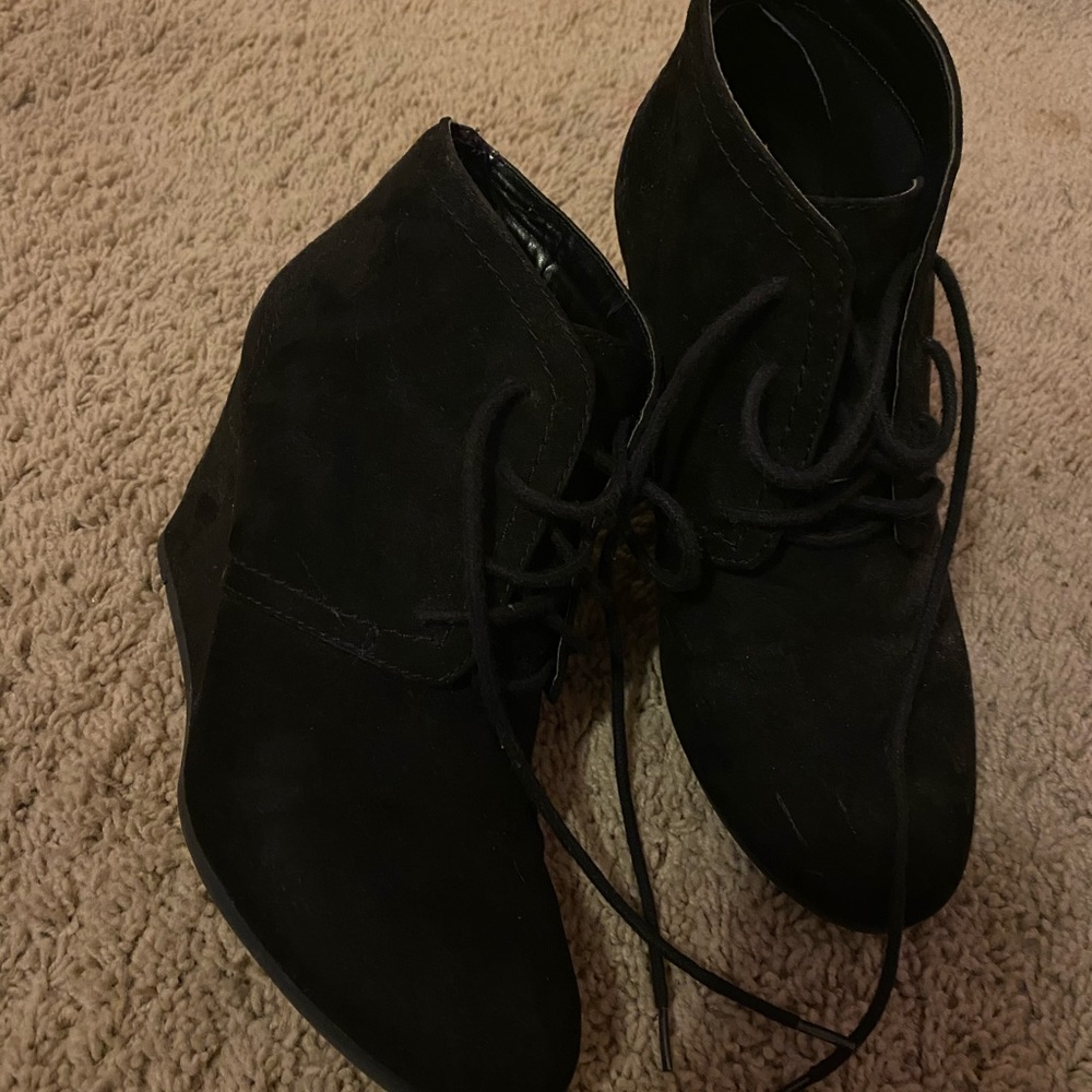 booties - Picture 2 of 2